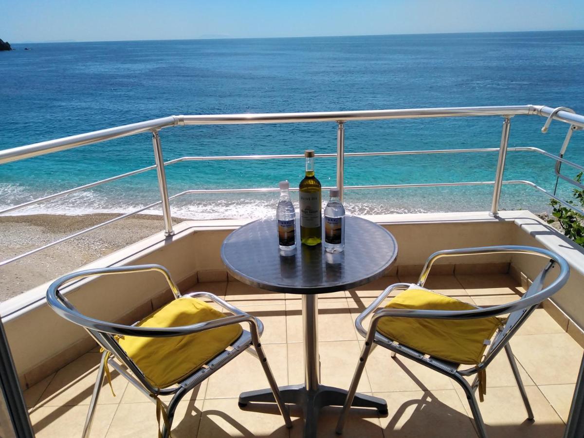 Magic Ionian Apartments & Rooms Himare Exteriör bild