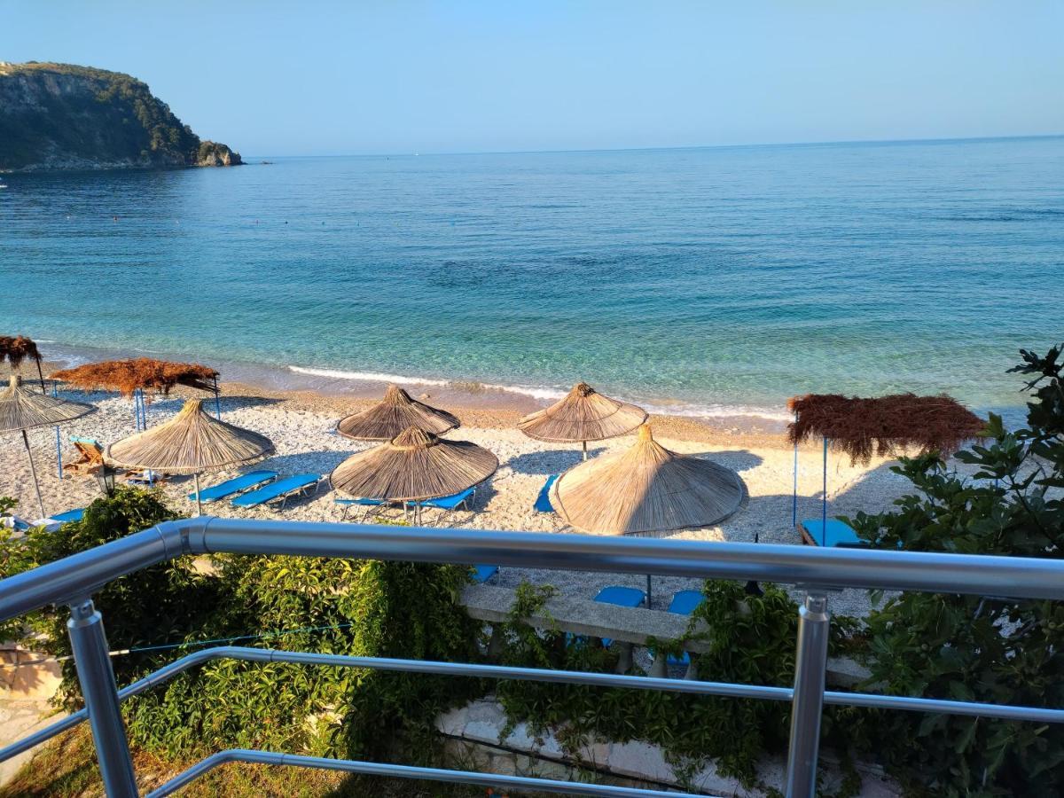 Magic Ionian Apartments & Rooms Himare Exteriör bild